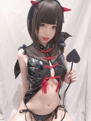 [Photo de cosplay] Cute Miss Sister Honey Cat Qiu - Selfie du petit diable